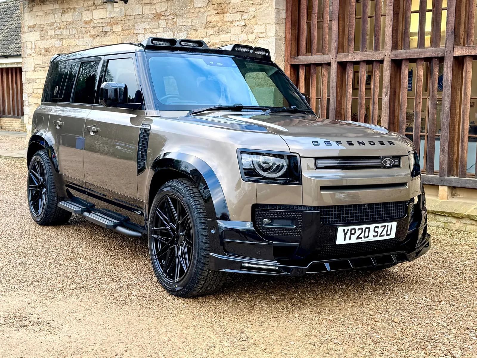 Land Rover Defender 110